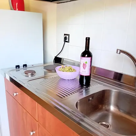 βίλλα κρίνη *