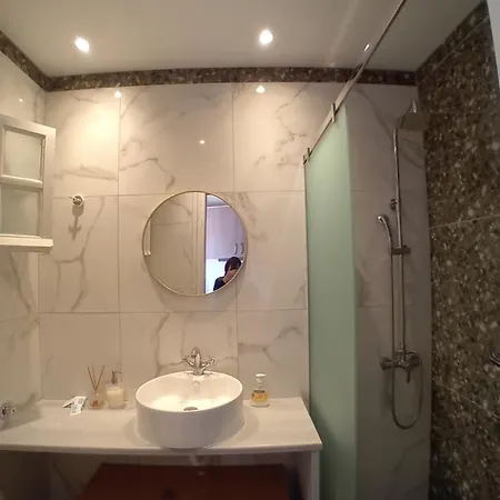 克里尼别墅旅馆 *